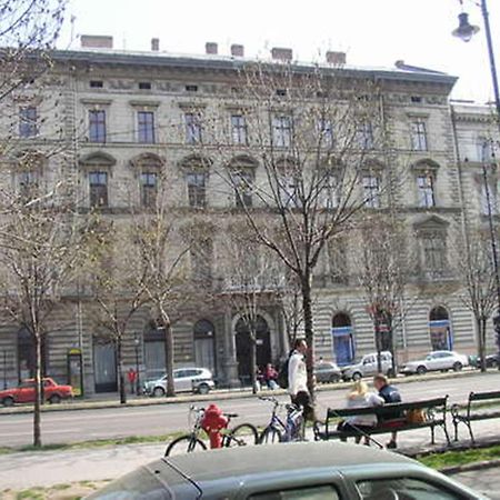 Adagio Hostel 1.0 Oktogon Budapeste Exterior foto